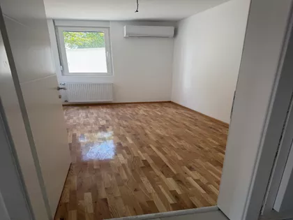 Save Petković 9 | 4zida.rs