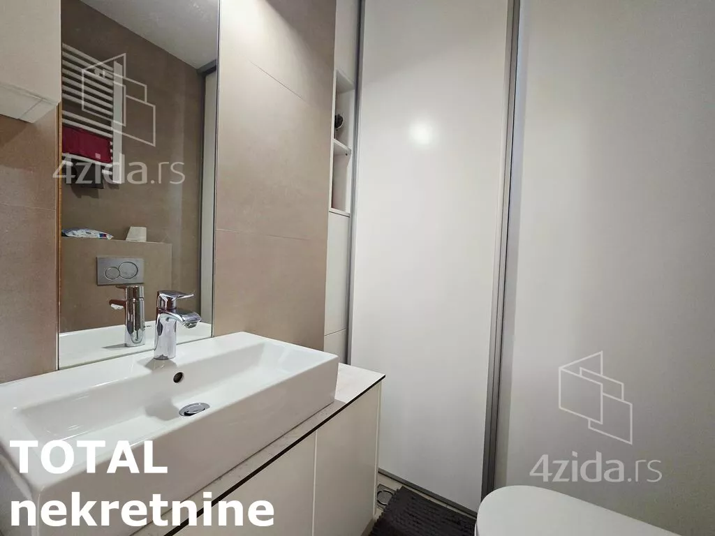 Sedmosoban stan | 4zida