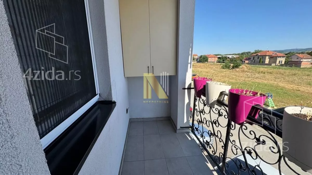 Troiposoban stan | 4zida