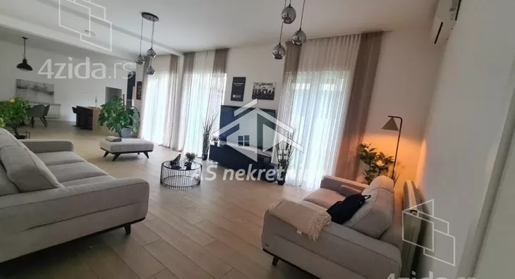 Šestosoban stan | 4zida