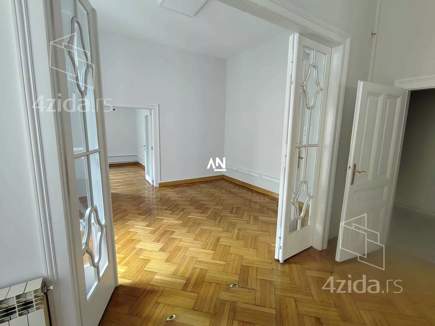 Šestoiposoban stan | 4zida