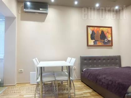 CRVENI KRST | 4zida.rs