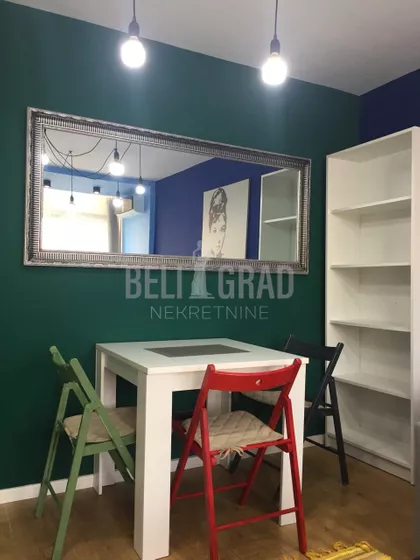 Ustanička | 4zida.rs