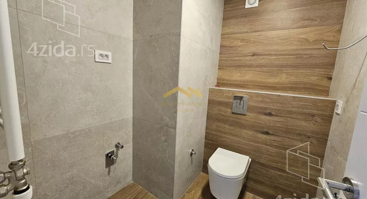 Četvoroiposoban stan | 4zida