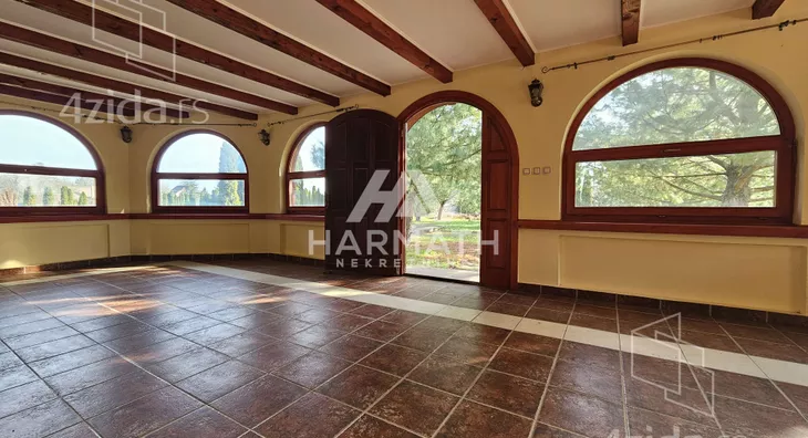 Poslovna zgrada | 4zida