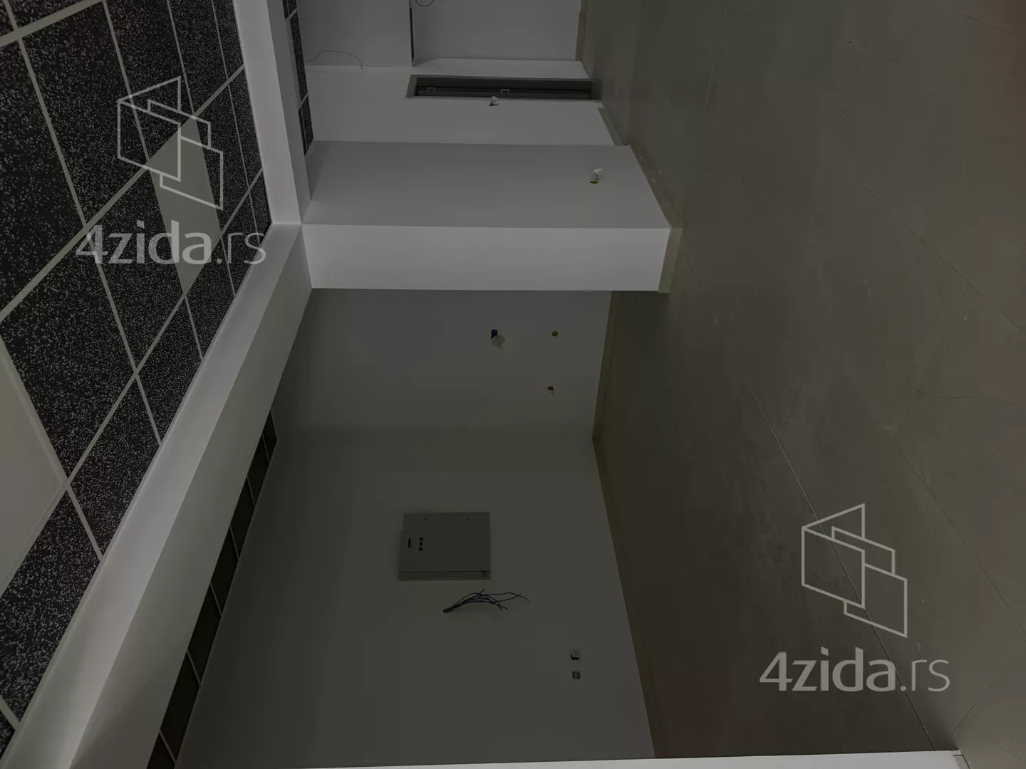 Lokal | 4zida