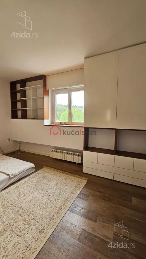 Četvoroiposoban stan | 4zida