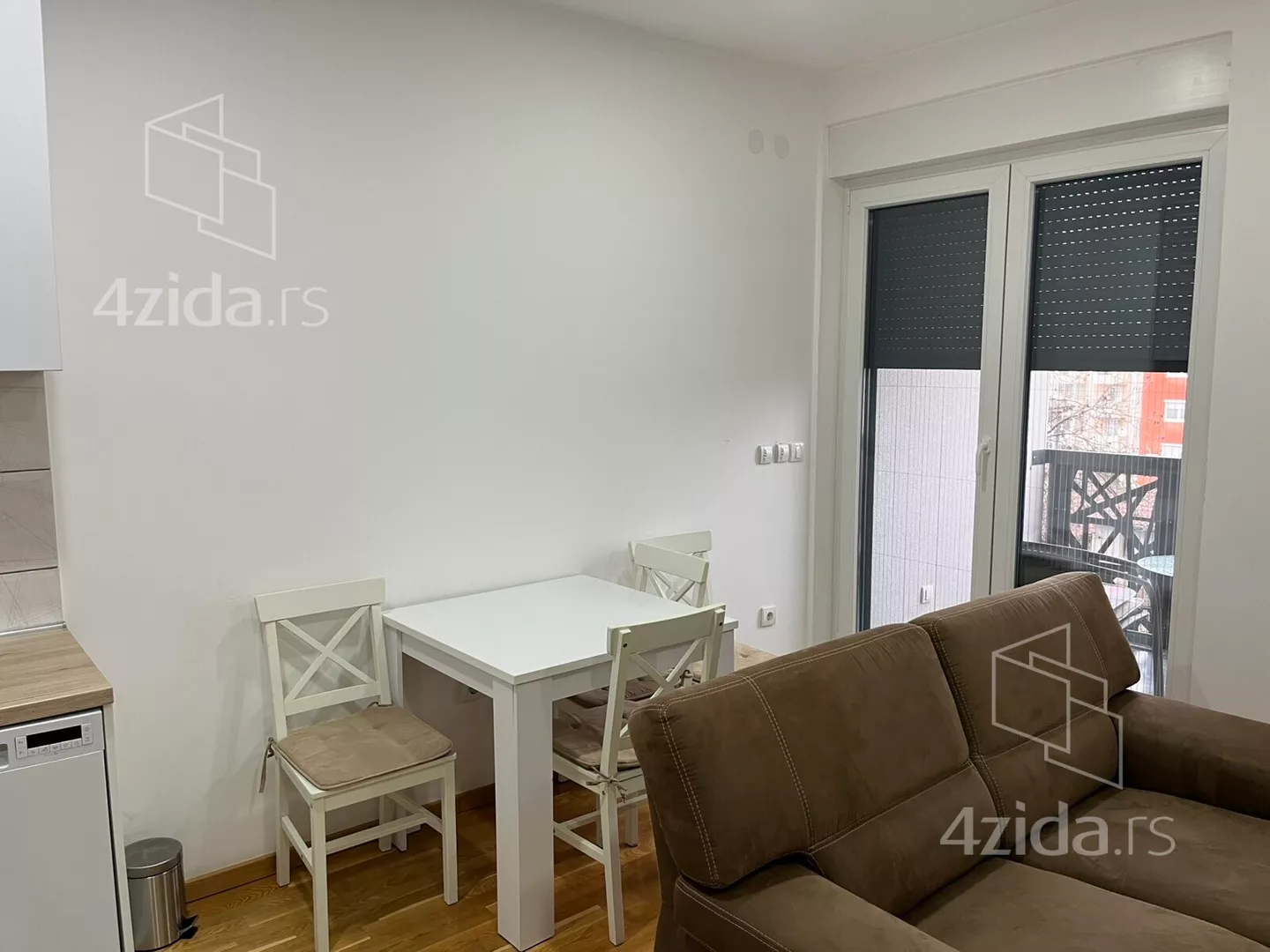 Jednoiposoban stan | 4zida