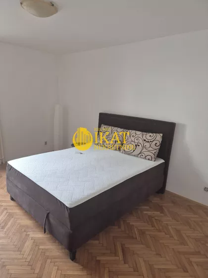 Krunski Venac | 4zida.rs