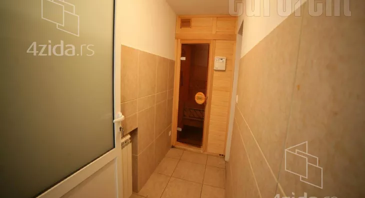 Petoiposoban stan | 4zida