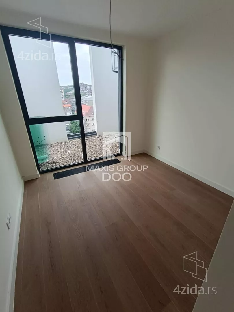 Šestosoban stan | 4zida