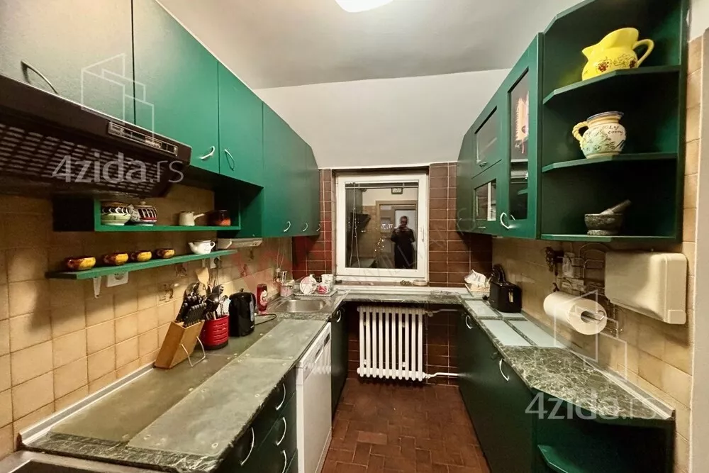 Petosoban stan | 4zida