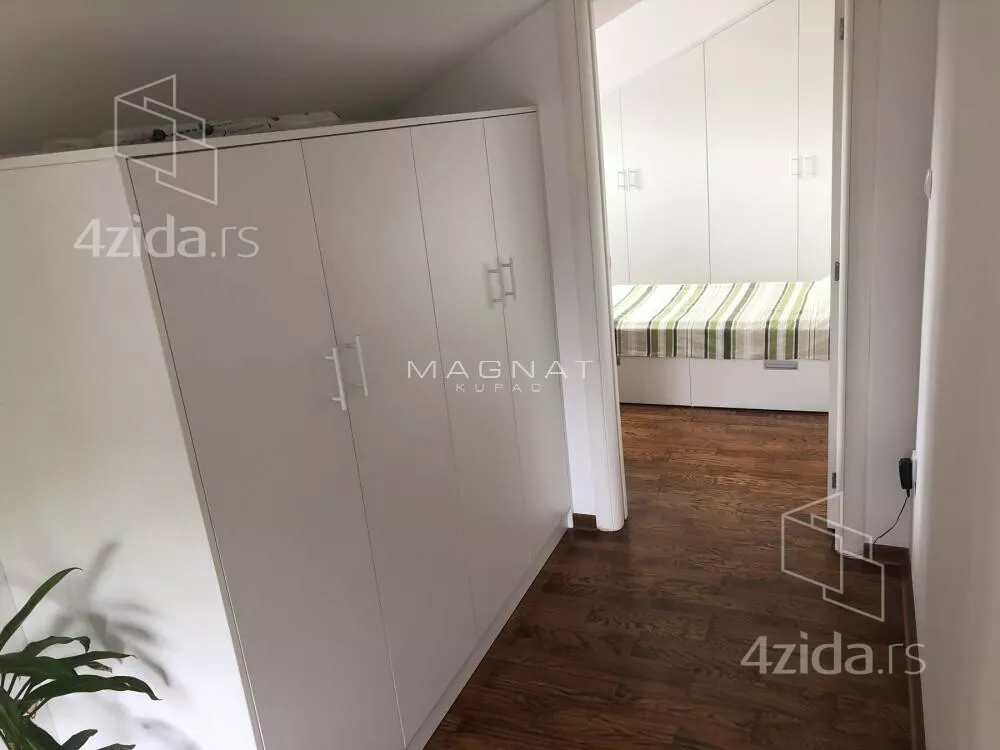 Četvoroiposoban stan | 4zida