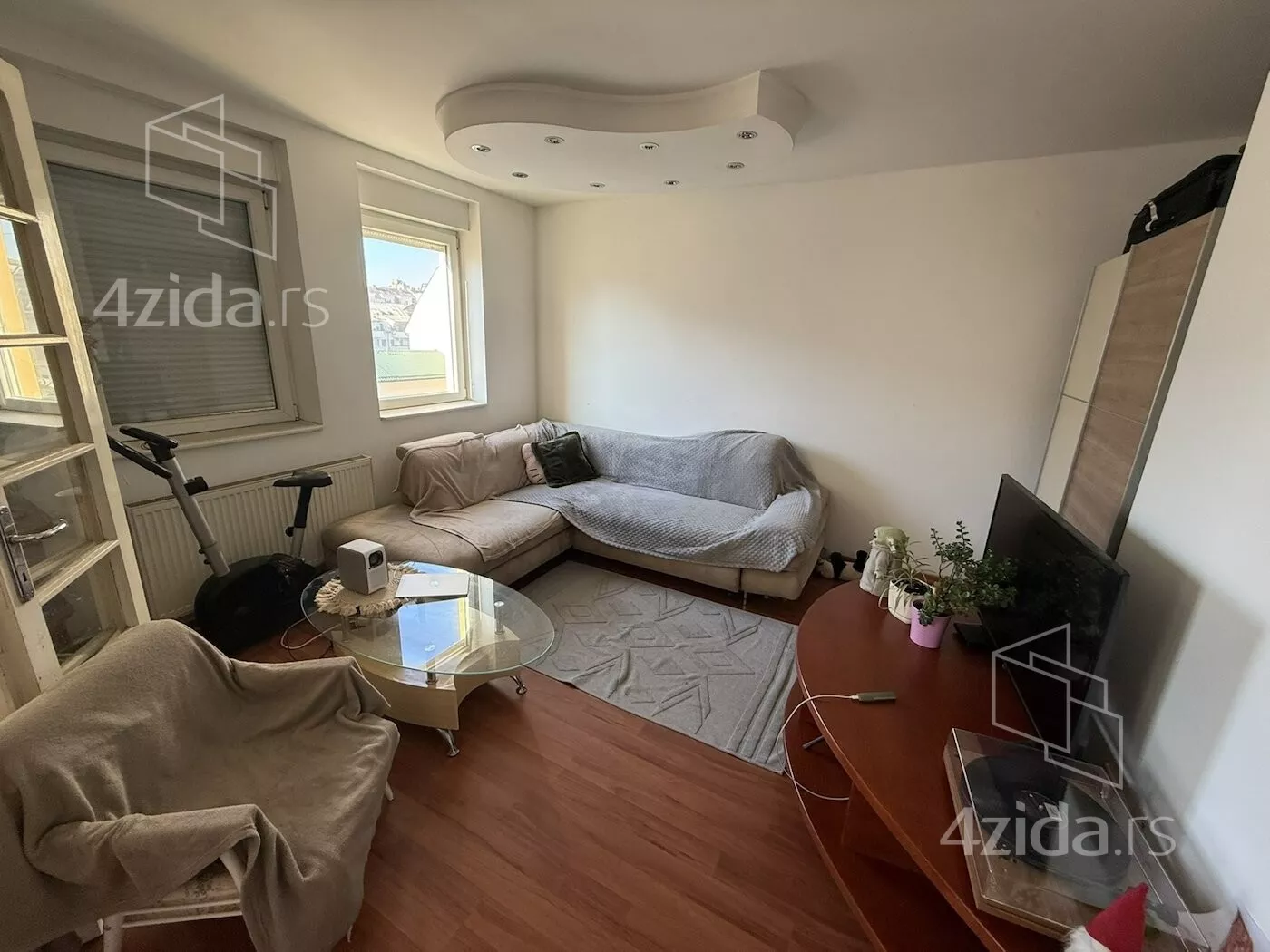 Troiposoban stan | 4zida