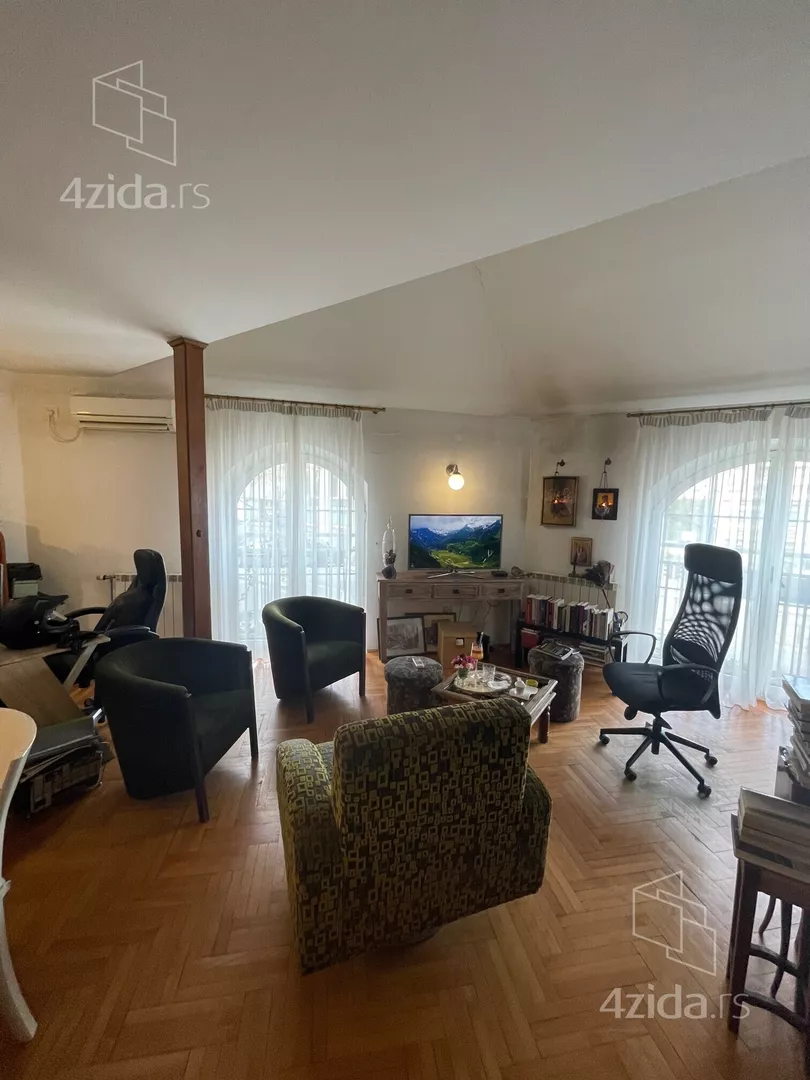 Troiposoban stan | 4zida