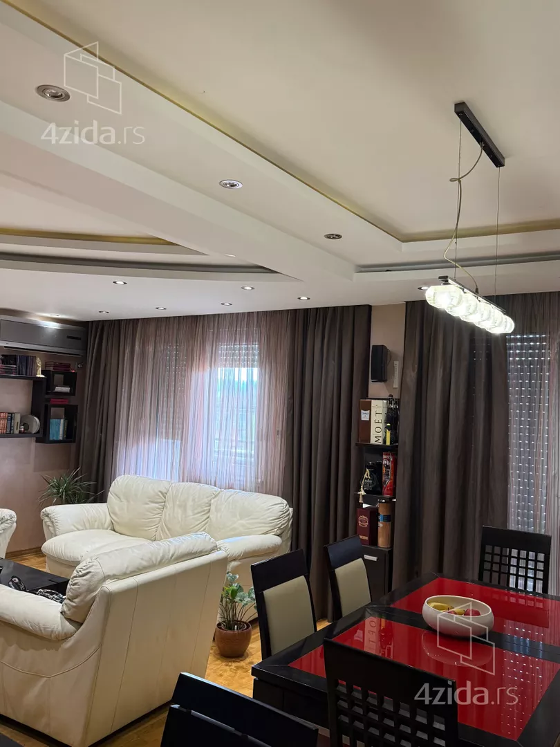 Četvoroiposoban stan | 4zida