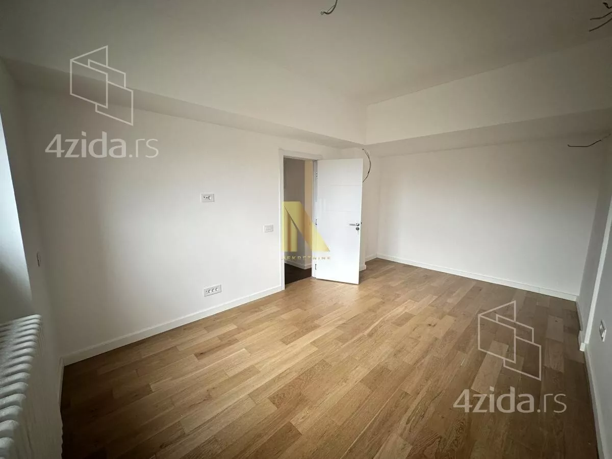 Četvoroiposoban stan | 4zida