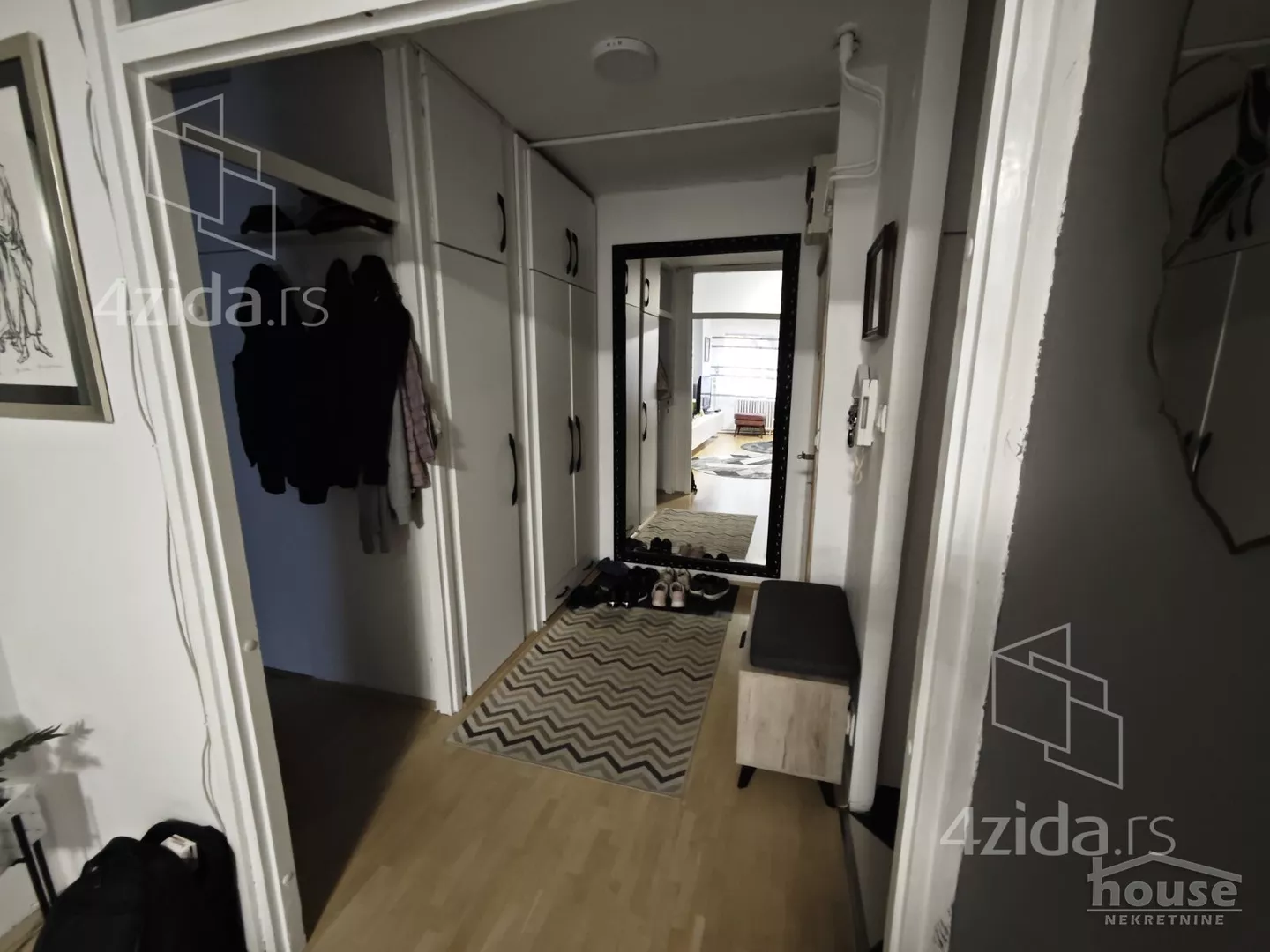 Troiposoban stan | 4zida