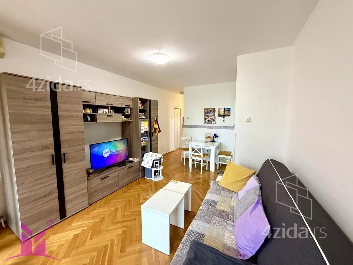 Četvoroiposoban stan | 4zida