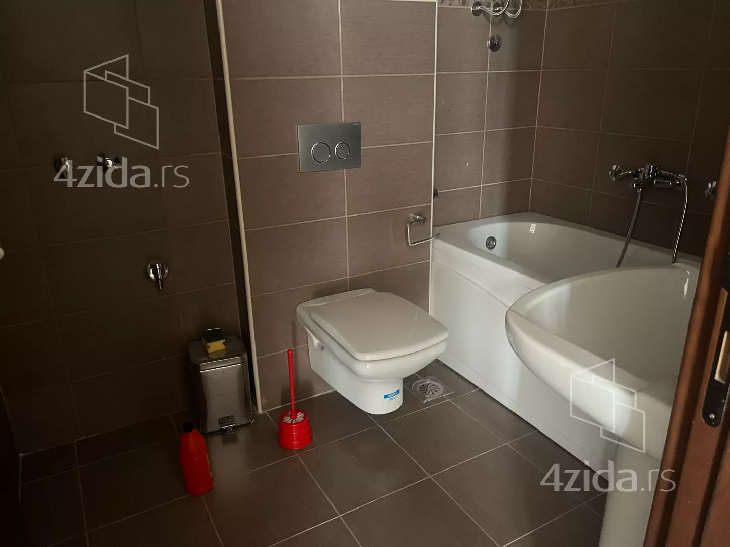 Petosoban stan | 4zida