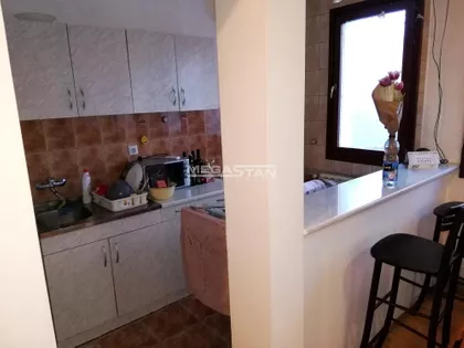 Milana Uzelca | 4zida.rs