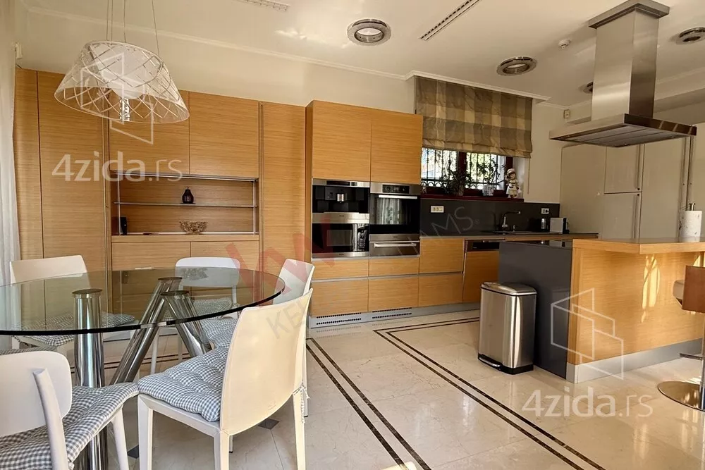 4-etažna kuća | 4zida