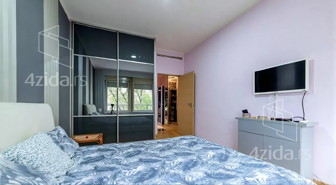 Troiposoban stan | 4zida