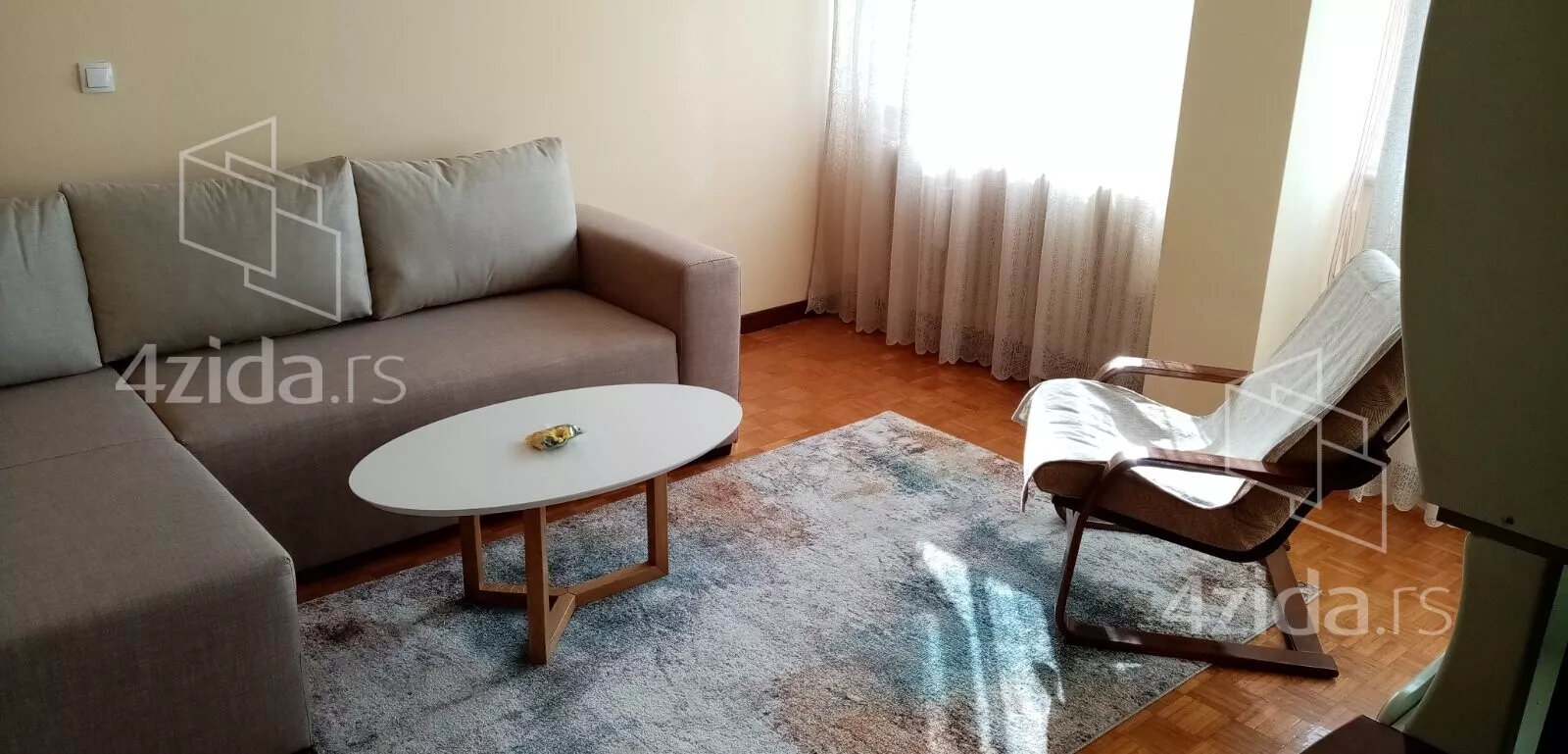 Jednoiposoban stan | 4zida