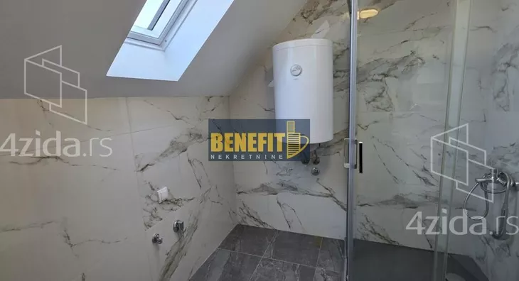 Četvoroiposoban stan | 4zida