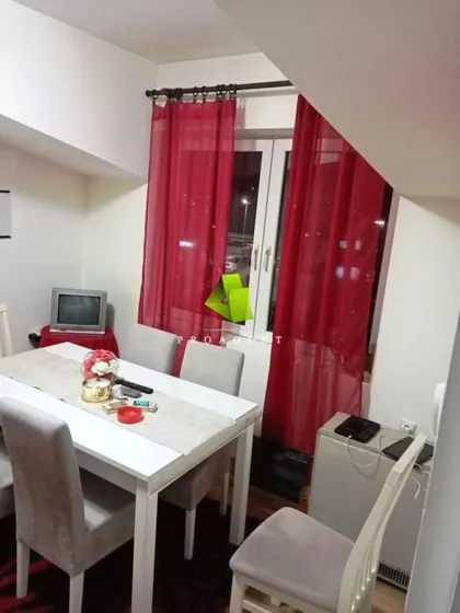 Dom Zdravlja | 4zida.rs