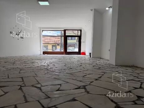 Lokal | 4zida