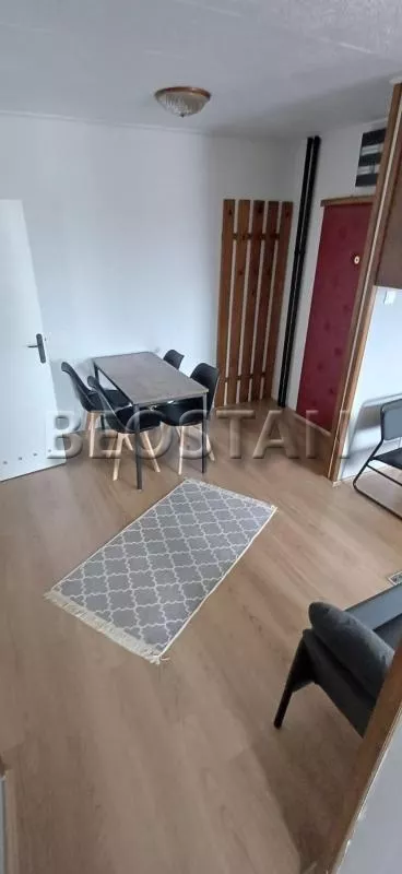 Kolumbova | 4zida.rs