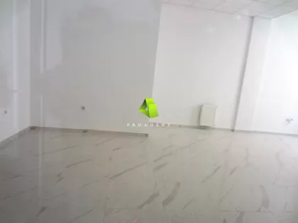 Crveni Pevac | 4zida.rs