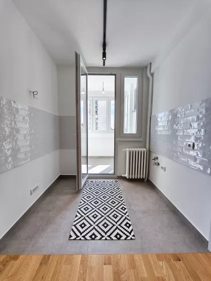 Sava Burića bb | 4zida.rs