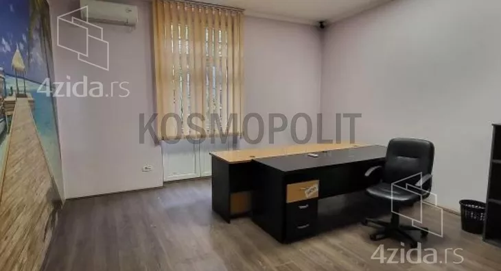 Četvoroiposoban stan | 4zida