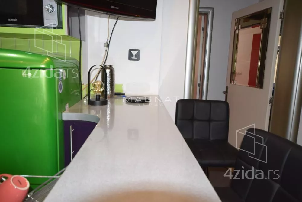 Četvoroiposoban stan | 4zida