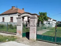 Dubrava , Okolne lokacije, Knić | 4zida.rs