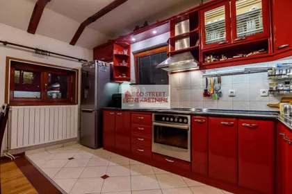 Šantićeva | 4zida.rs