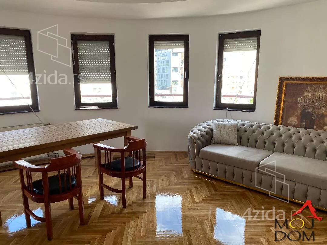 Petosoban stan | 4zida