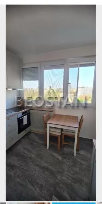 Pariske komune | 4zida.rs