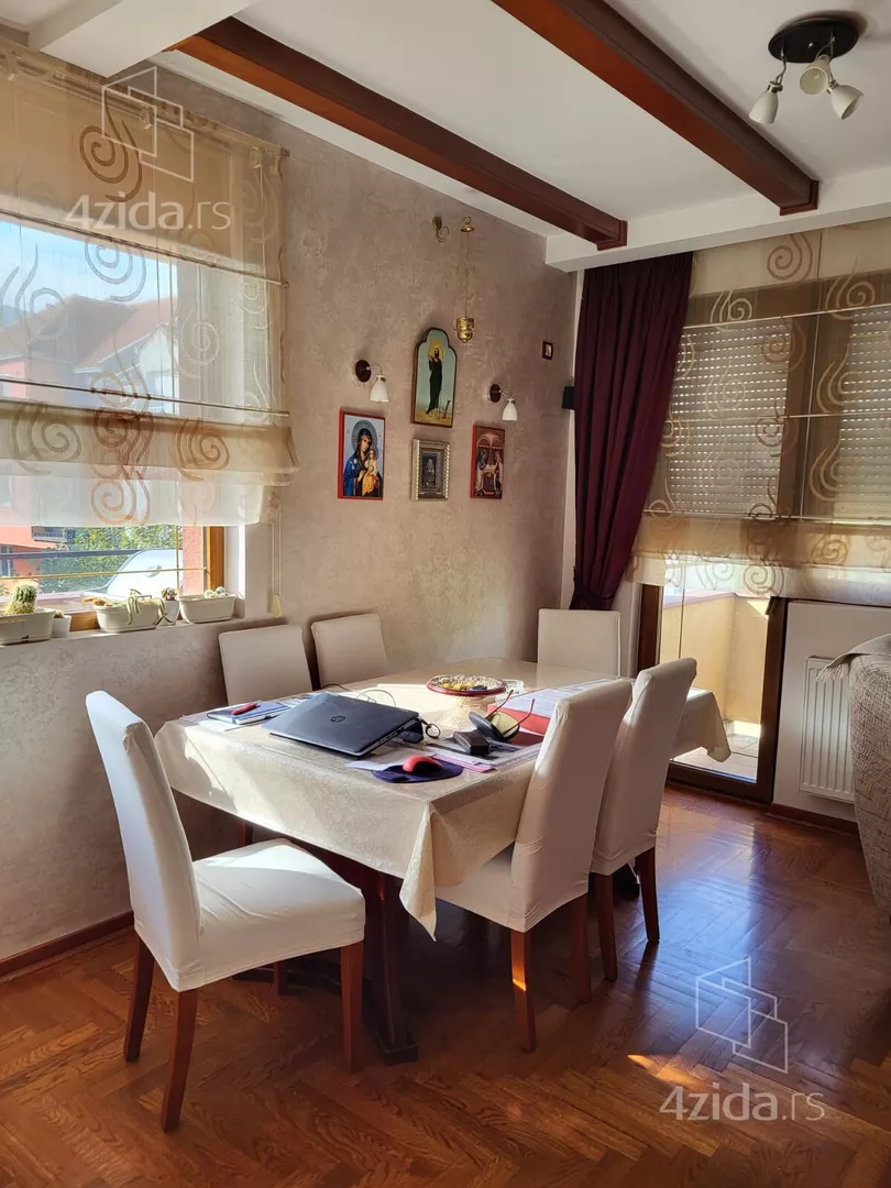 Petosoban stan | 4zida