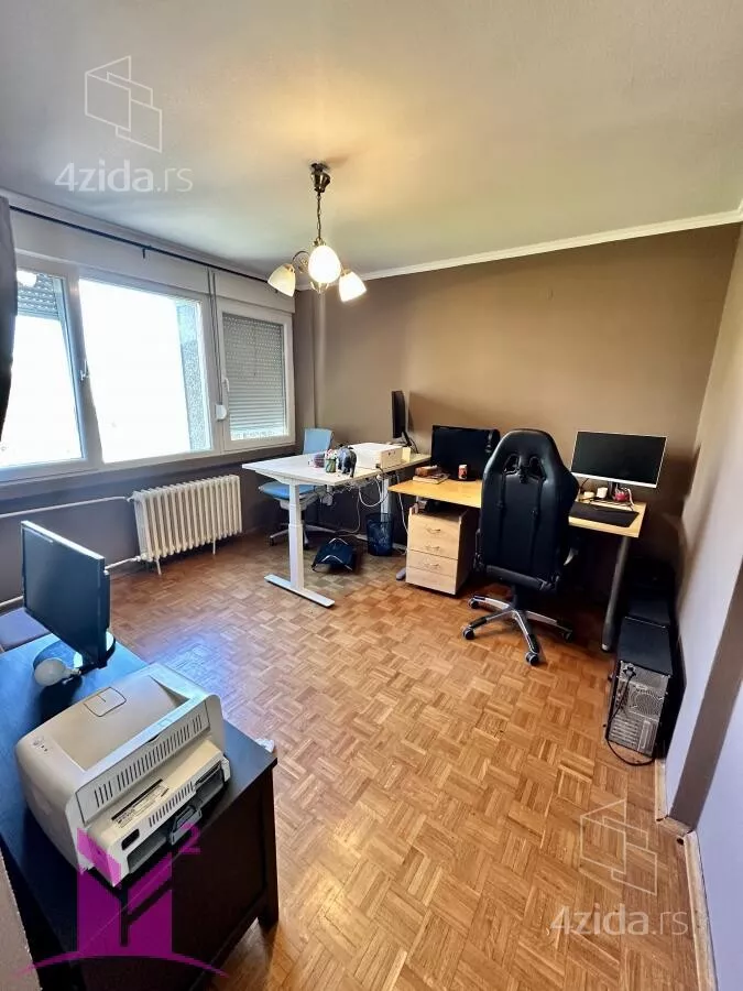 Četvoroiposoban stan | 4zida