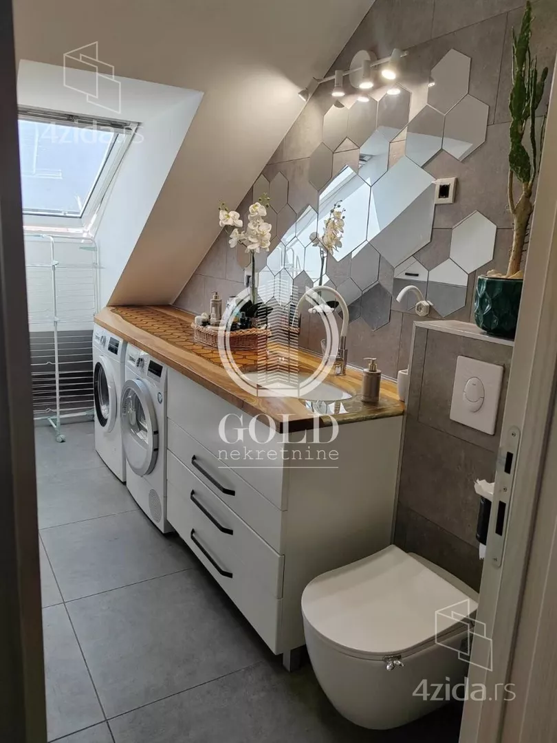 Četvoroiposoban stan | 4zida