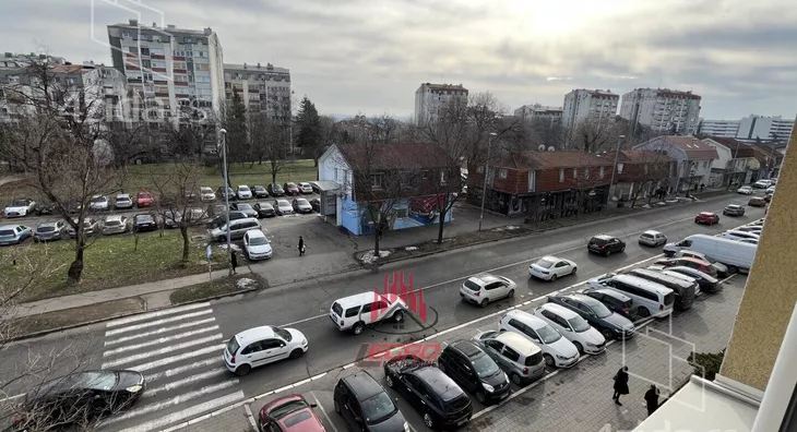 Petoiposoban stan | 4zida