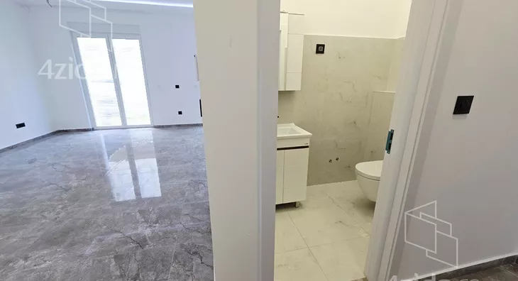 Četvoroiposoban stan | 4zida