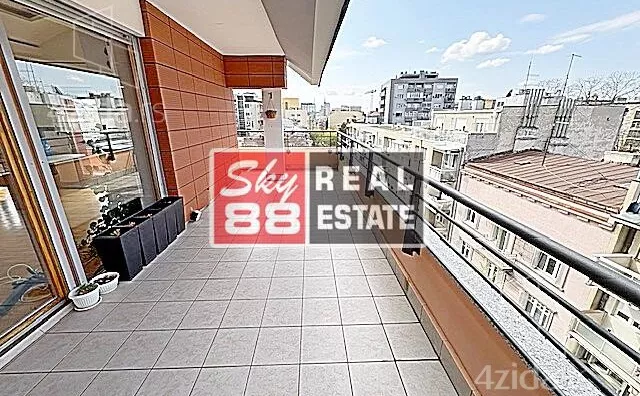 Šestoiposoban stan | 4zida