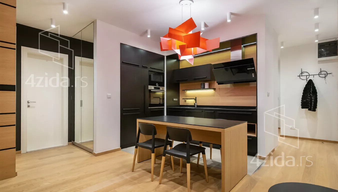 Četvoroiposoban stan | 4zida