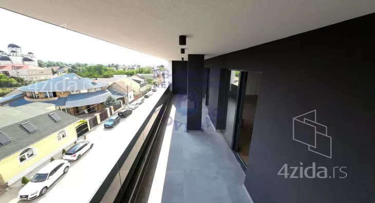 Sedmosoban stan | 4zida