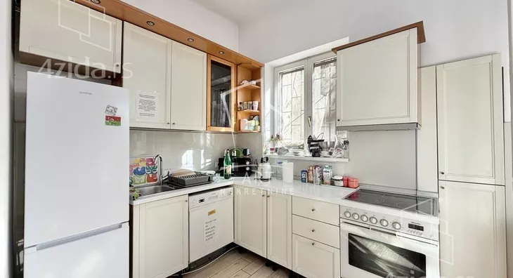 Šestosoban stan | 4zida