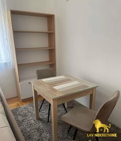 LAZE KOSTIĆA | 4zida.rs
